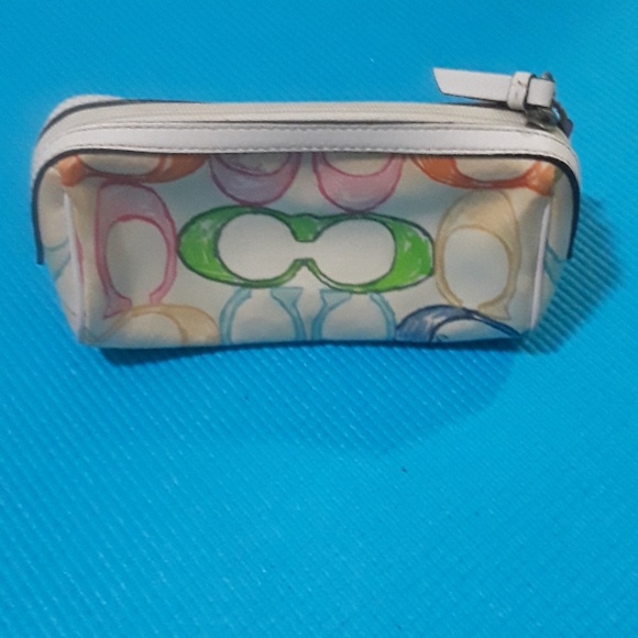 Coach - Picture 2 of 3